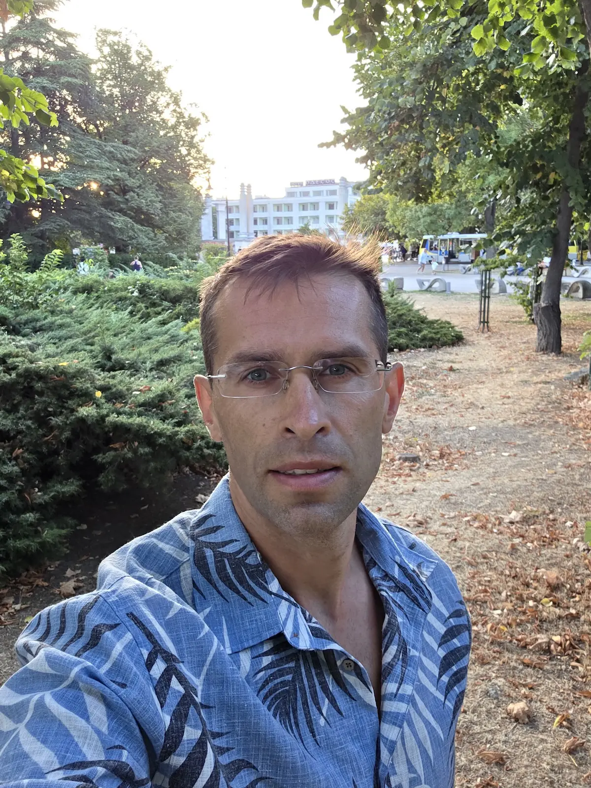 Galaxy S25 Ultra - Pixel 10 Pro XL vs Galaxy S25 Ultra: Sample Photos Comparison