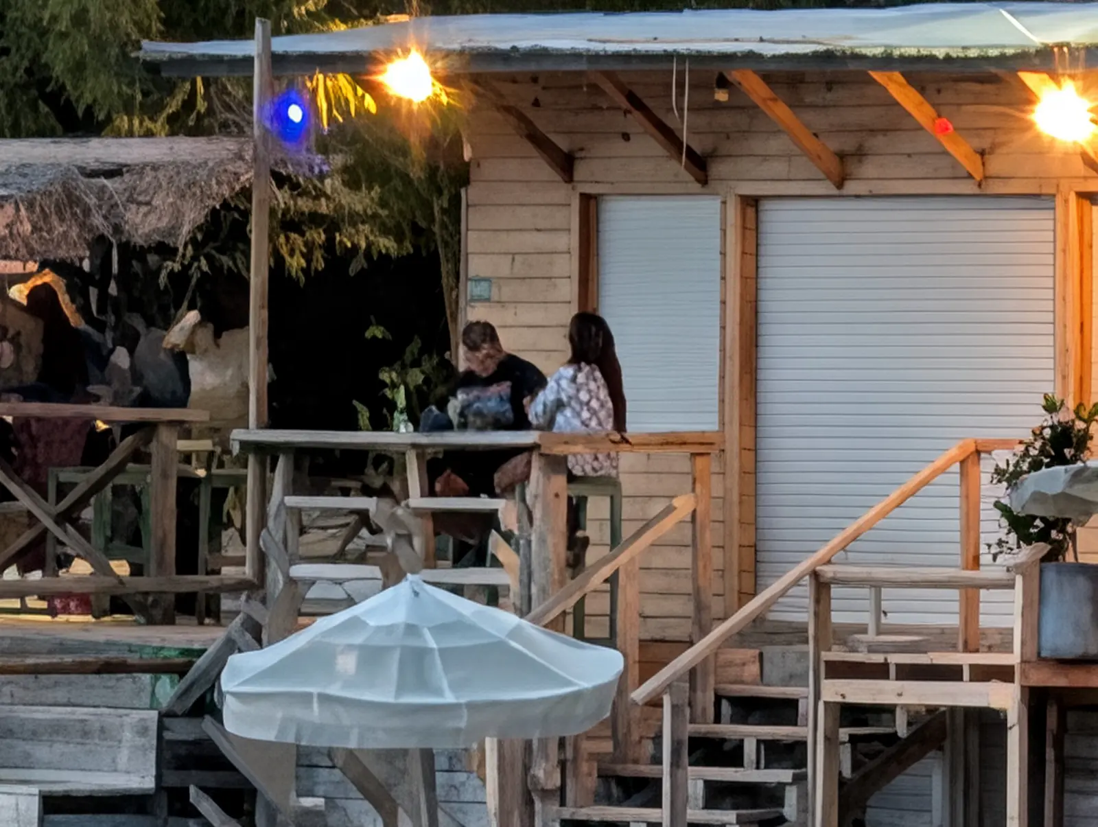 Pixel 10 Pro XL - Pixel 10 Pro XL vs Galaxy S25 Ultra: Sample Photos Comparison