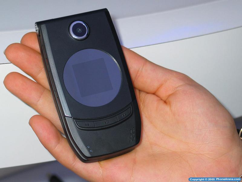 i-mate introduces RAZR-thin Smartflip (HTC Star Trek)