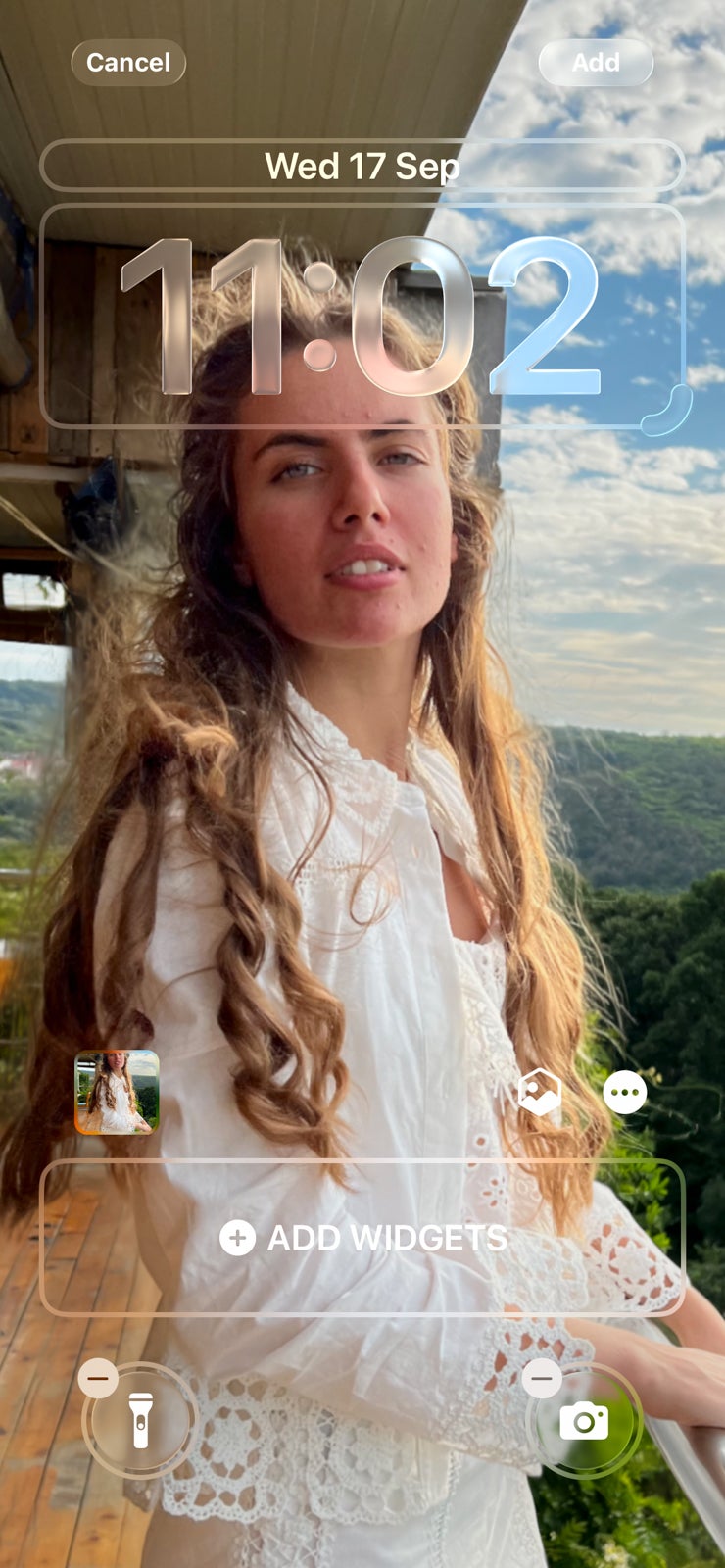 With Spatial wallpapers, the background tilts as you move your iPhone. | Image Credit - PhoneArena - 7 iOS 26 tricks you need to try on your iPhone right now