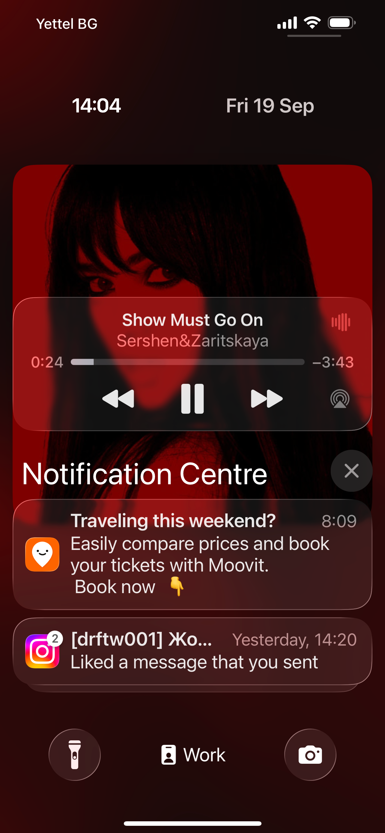 Artwork mode and Liquid Glass. | Screenshot Credit - PhoneArena - 7 iOS 26 tricks you need to try on your iPhone right now