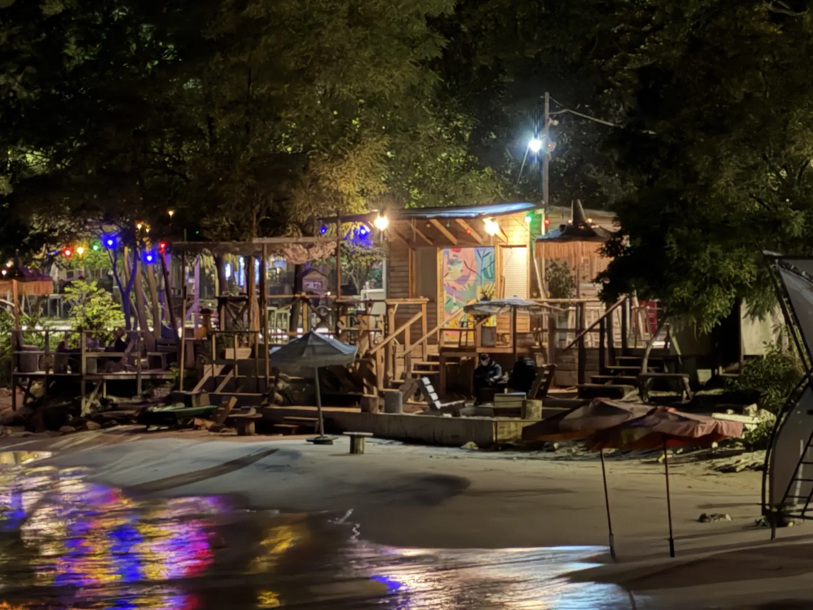 iPhone 17 Pro Max vs Galaxy S25 Ultra: Sample Photos Comparison