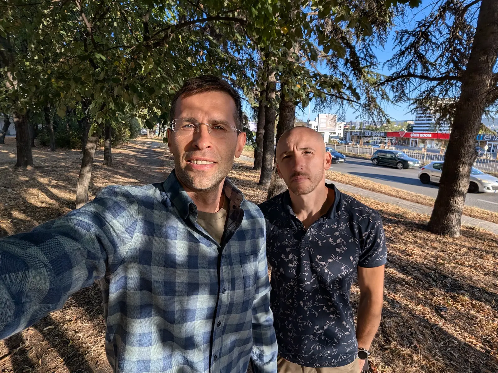 Pixel - iPhone 17 Pro Max vs Pixel 10 Pro XL: Sample Photos Comparison