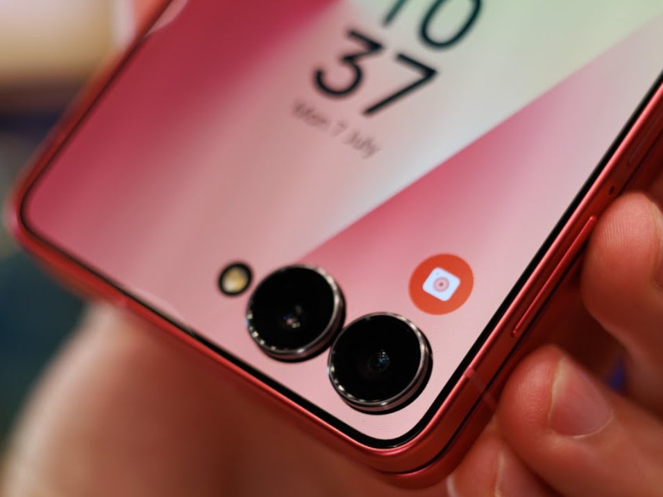 Exynos 2500 debuted with the Galaxy Z Flip 7. | Image credit — PhoneArena - It’s happening! Samsung’s next Exynos chip for Galaxy S26 is on its way