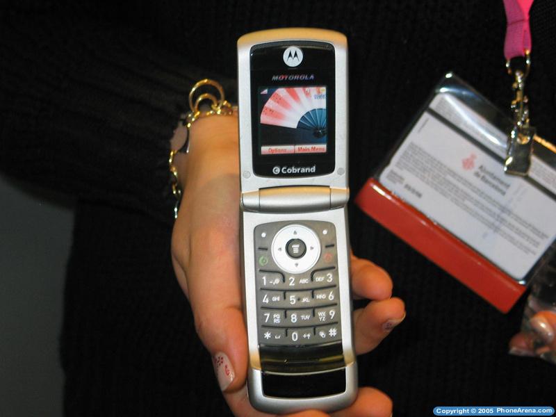 Motorola unveils two clamshell cellphones at the 3GSM
