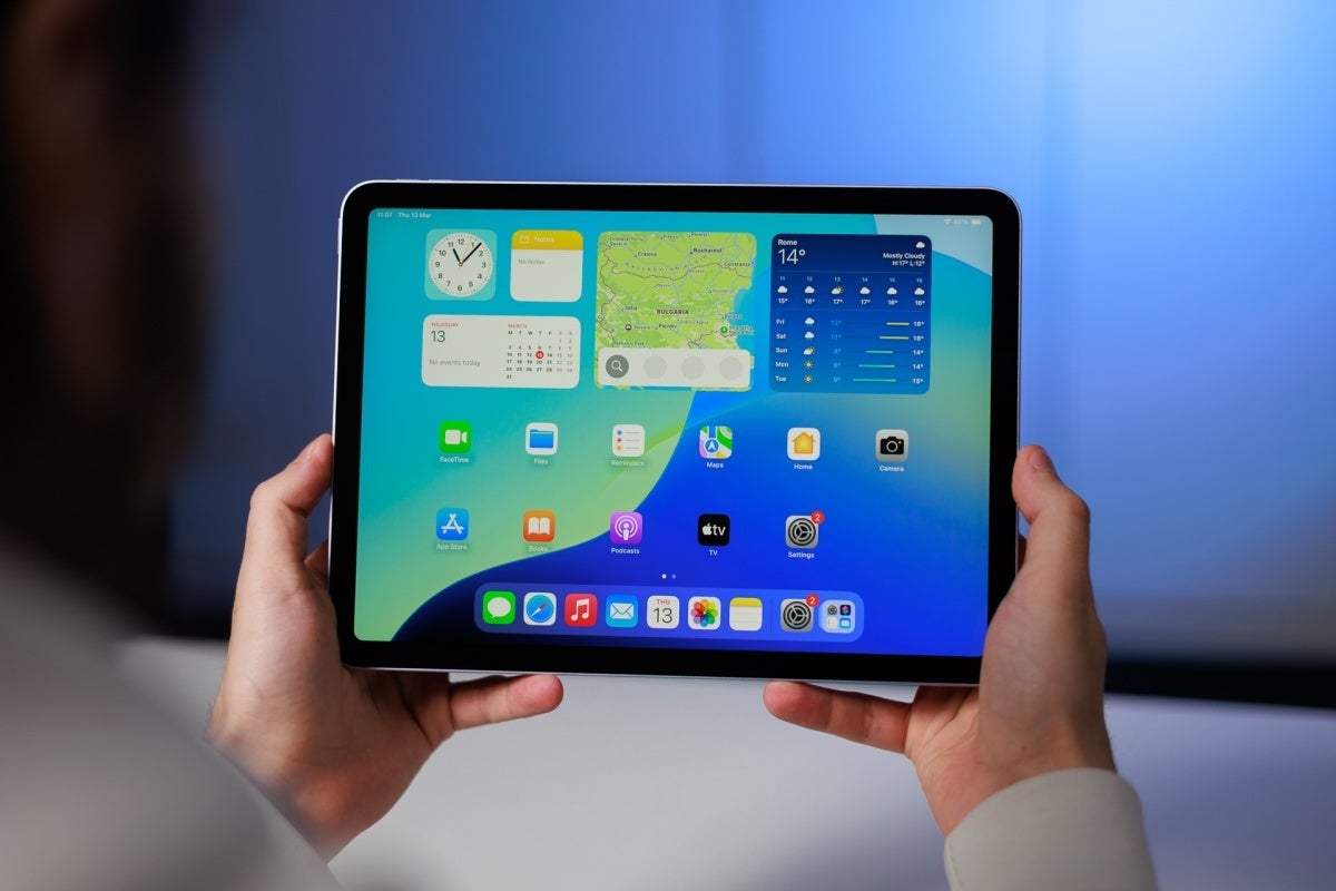 iPad Air 11-inch (2025) screen