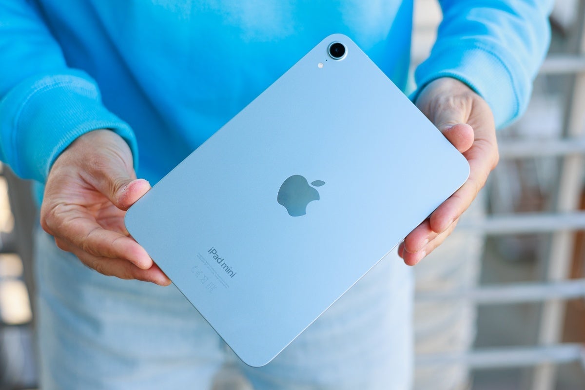 Apple iPad mini (2024) in hand
