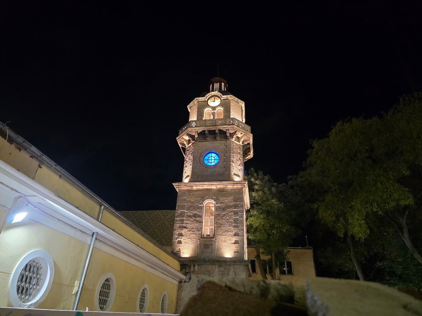 Galaxy S25 Ultra - Vivo X300 Pro vs Galaxy S25 Ultra: Camera comparison