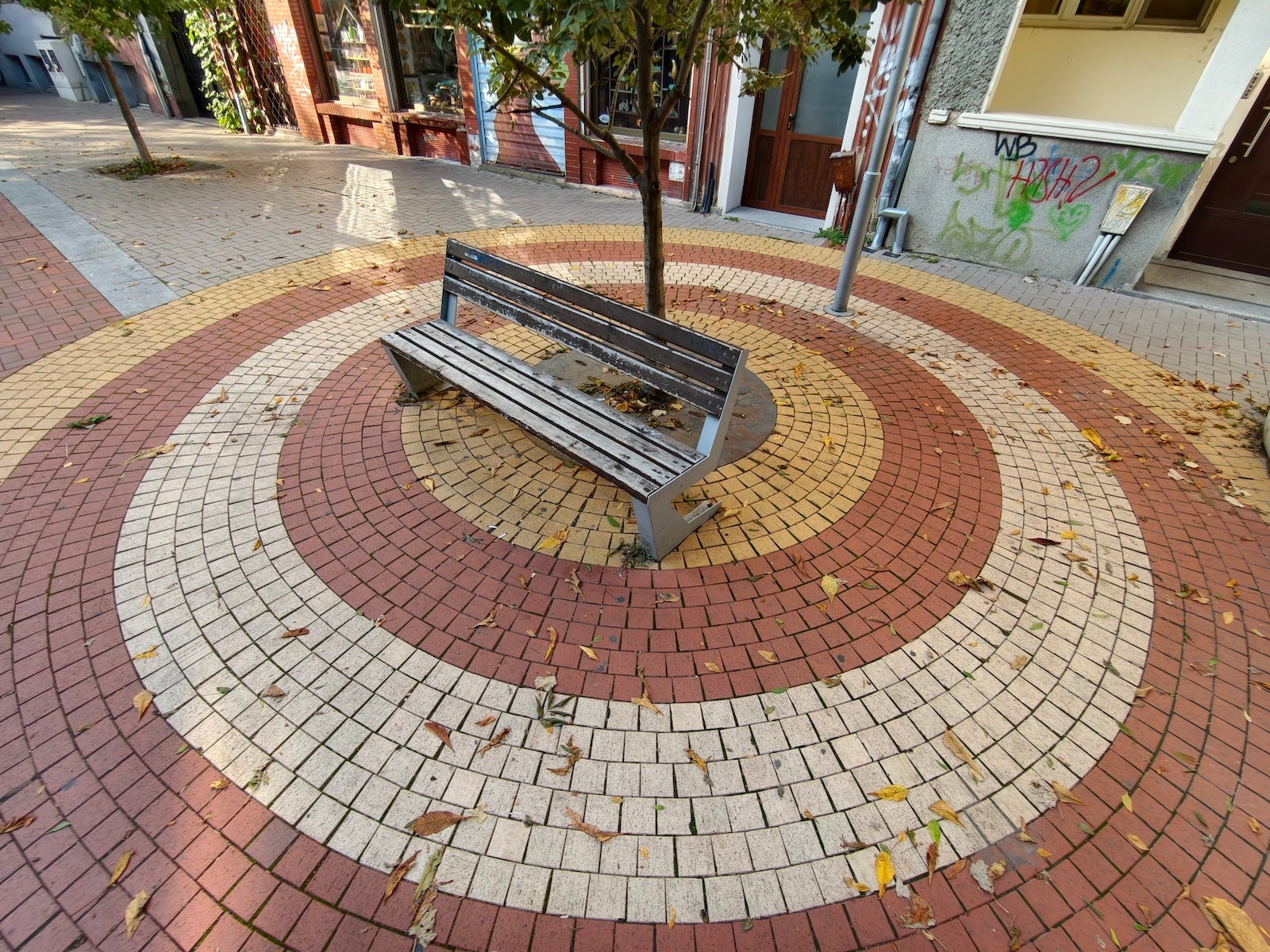 Vivo X300 Pro - Vivo X300 Pro vs iPhone 17 Pro Max: photo samples comparison