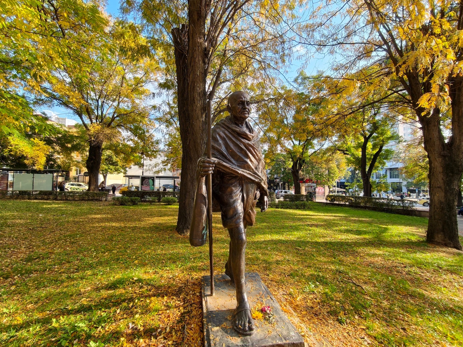 Vivo X300 Pro - Vivo X300 Pro vs iPhone 17 Pro Max: photo samples comparison