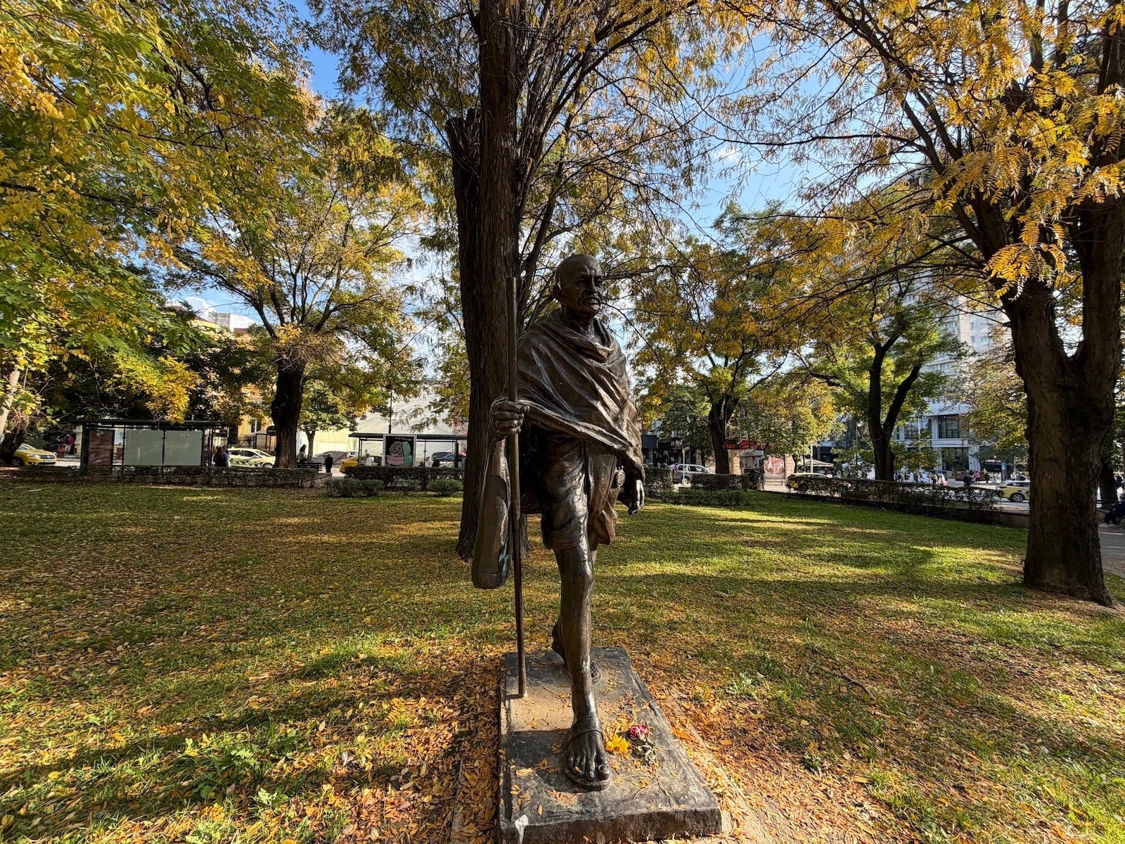 iPhone 17 Pro Max - Vivo X300 Pro vs iPhone 17 Pro Max: photo samples comparison