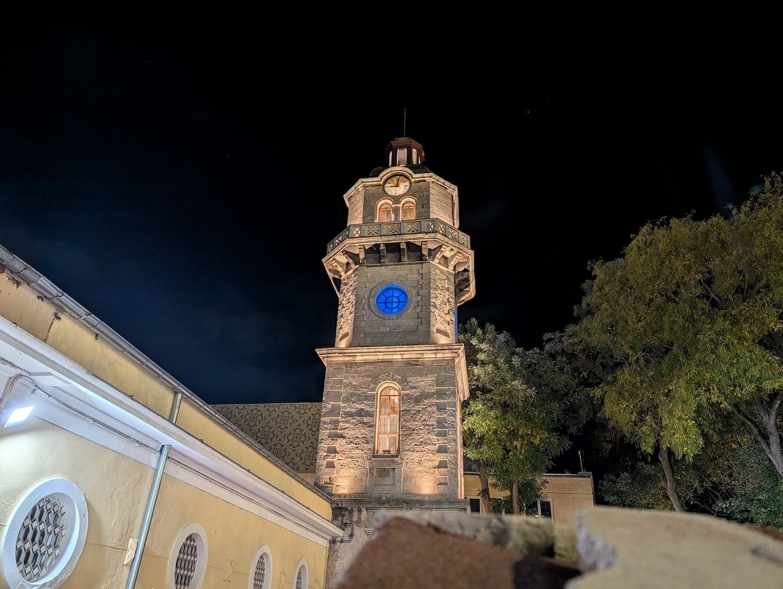 Pixel 10 Pro XL - Vivo X300 Pro vs Pixel 10 Pro XL: camera comparison