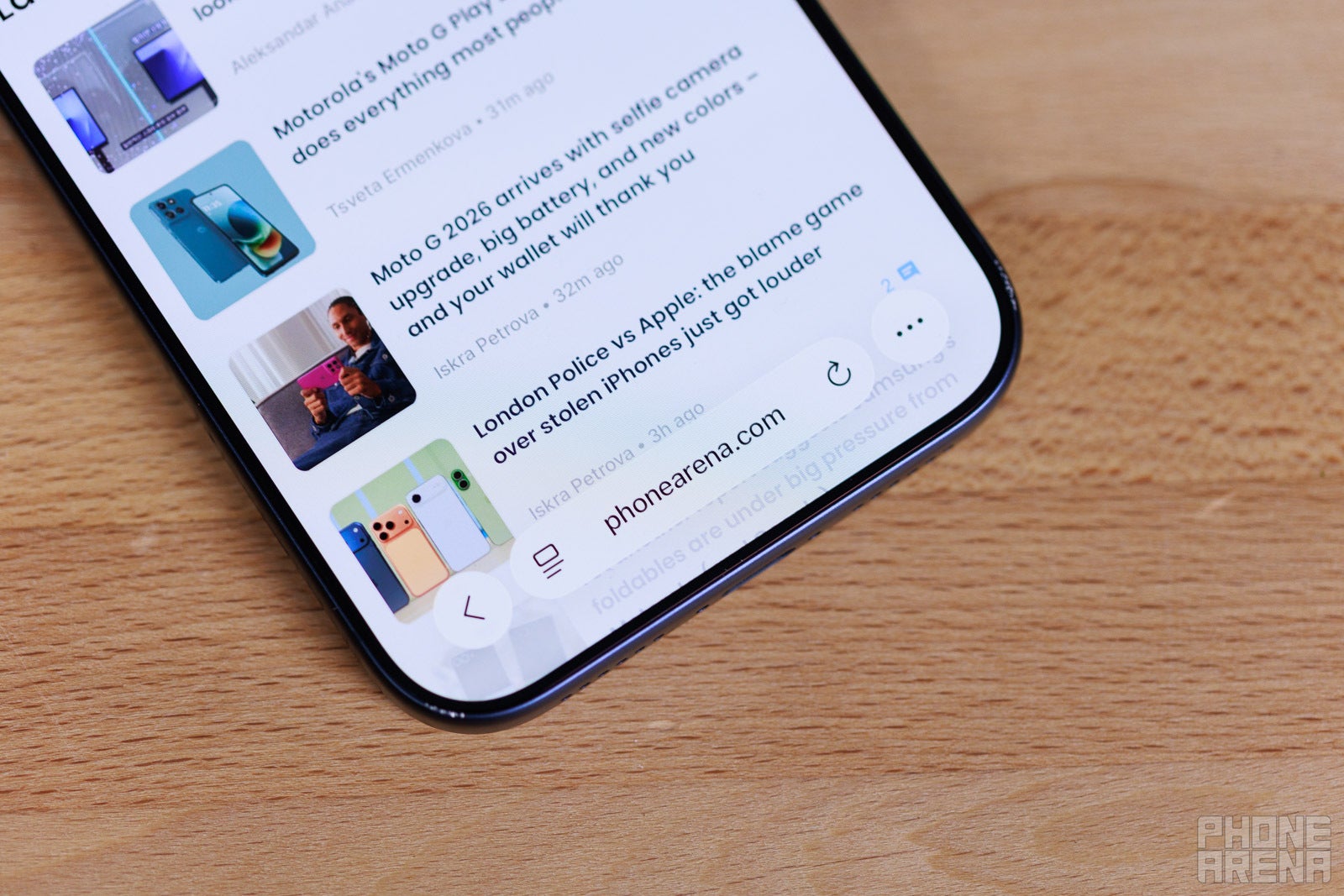So minimalistic!&nbsp;(Image credit - PhoneArena) - Safari on iOS 26 is a mess, but you can fix some of it