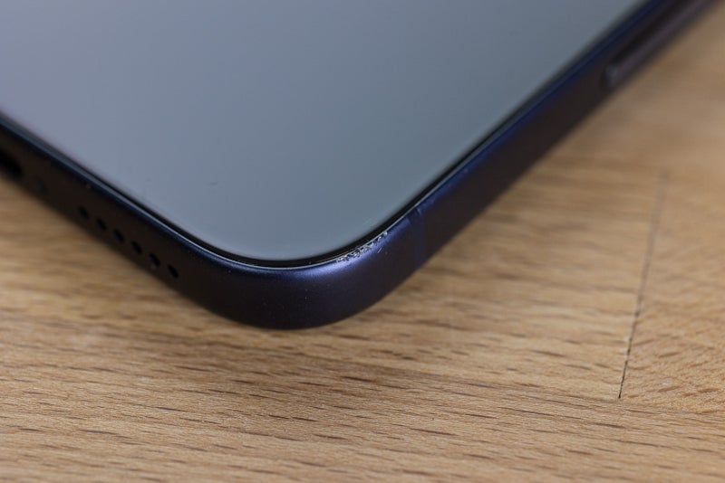 Apple’s soft aluminum iPhone 17 Pro experiment has a real durability problem