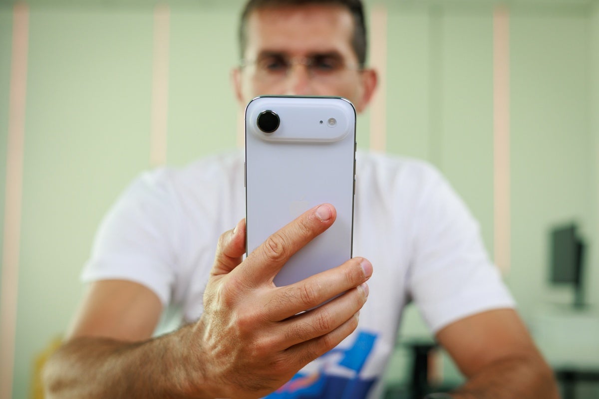 Apple iPhone Air in hand