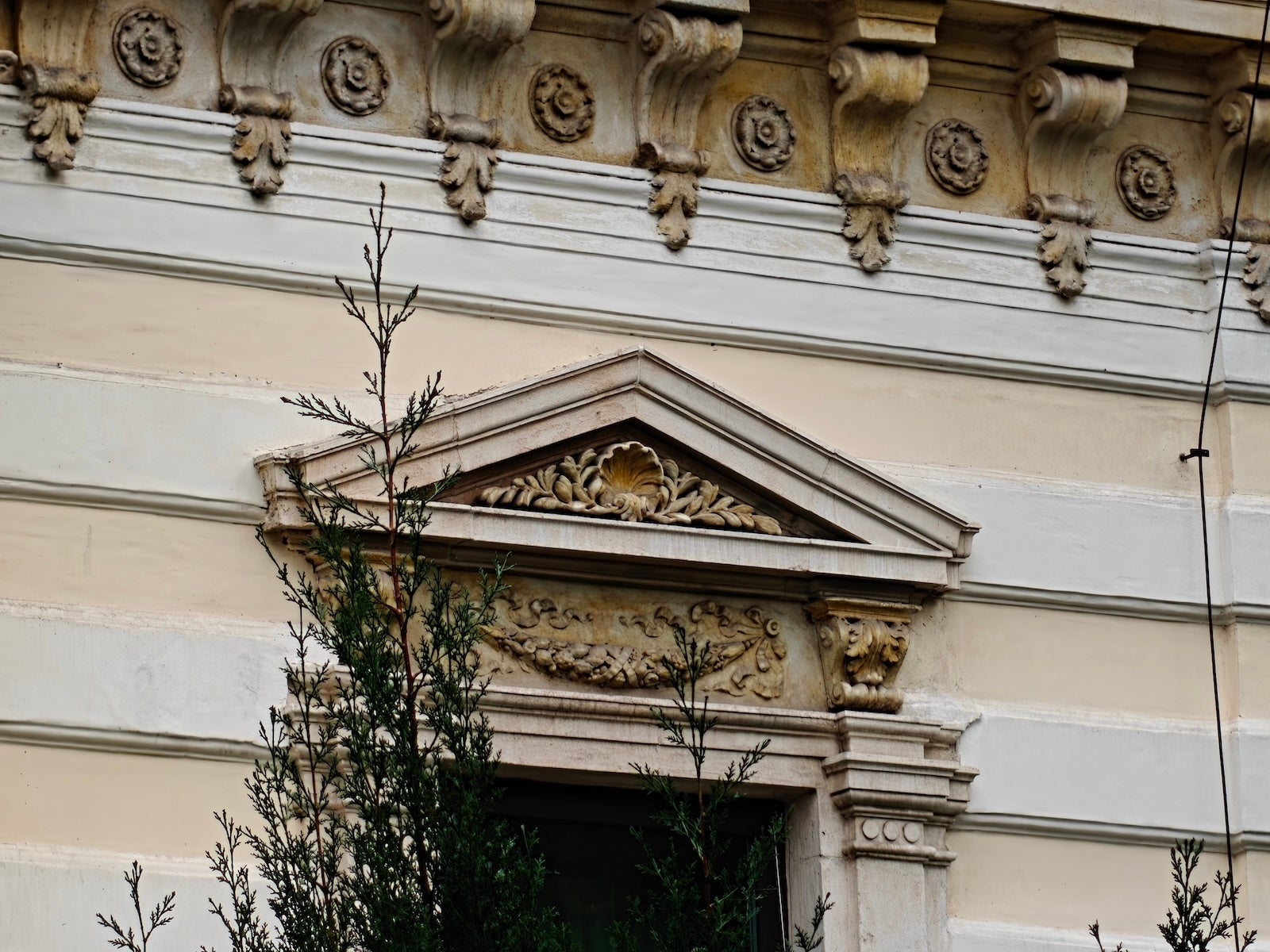 OnePlus 13 - OnePlus 15 vs OnePlus 13: Sample Photos Comparison