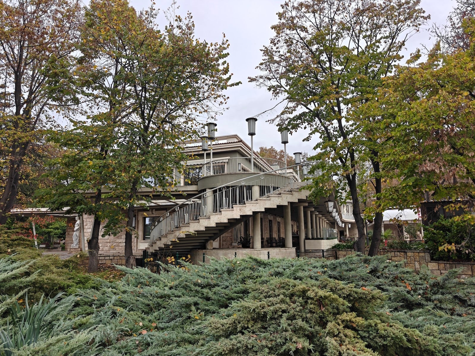 OnePlus 13 - OnePlus 15 vs OnePlus 13: Sample Photos Comparison