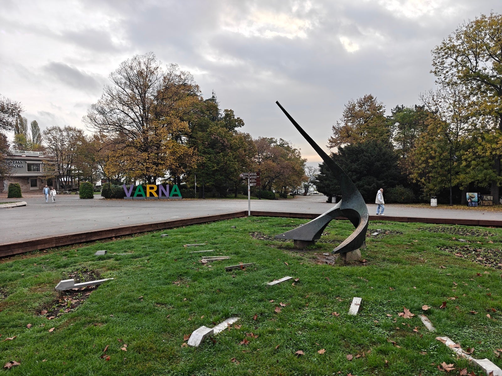 OnePlus 13 - OnePlus 15 vs OnePlus 13: Sample Photos Comparison