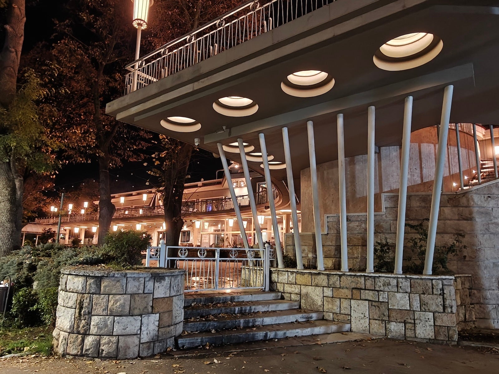 OnePlus 13 - OnePlus 15 vs OnePlus 13: Sample Photos Comparison