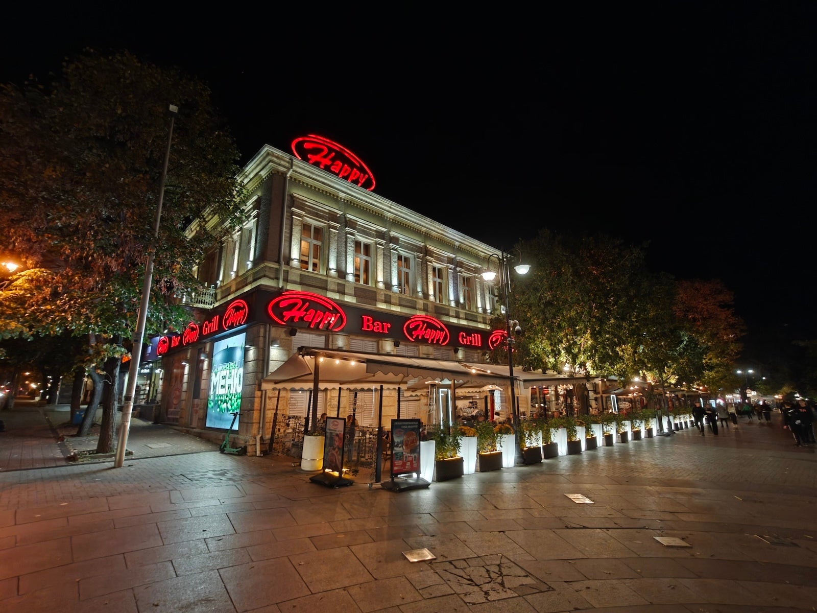 OnePlus 15 - OnePlus 15 vs OnePlus 13: Sample Photos Comparison