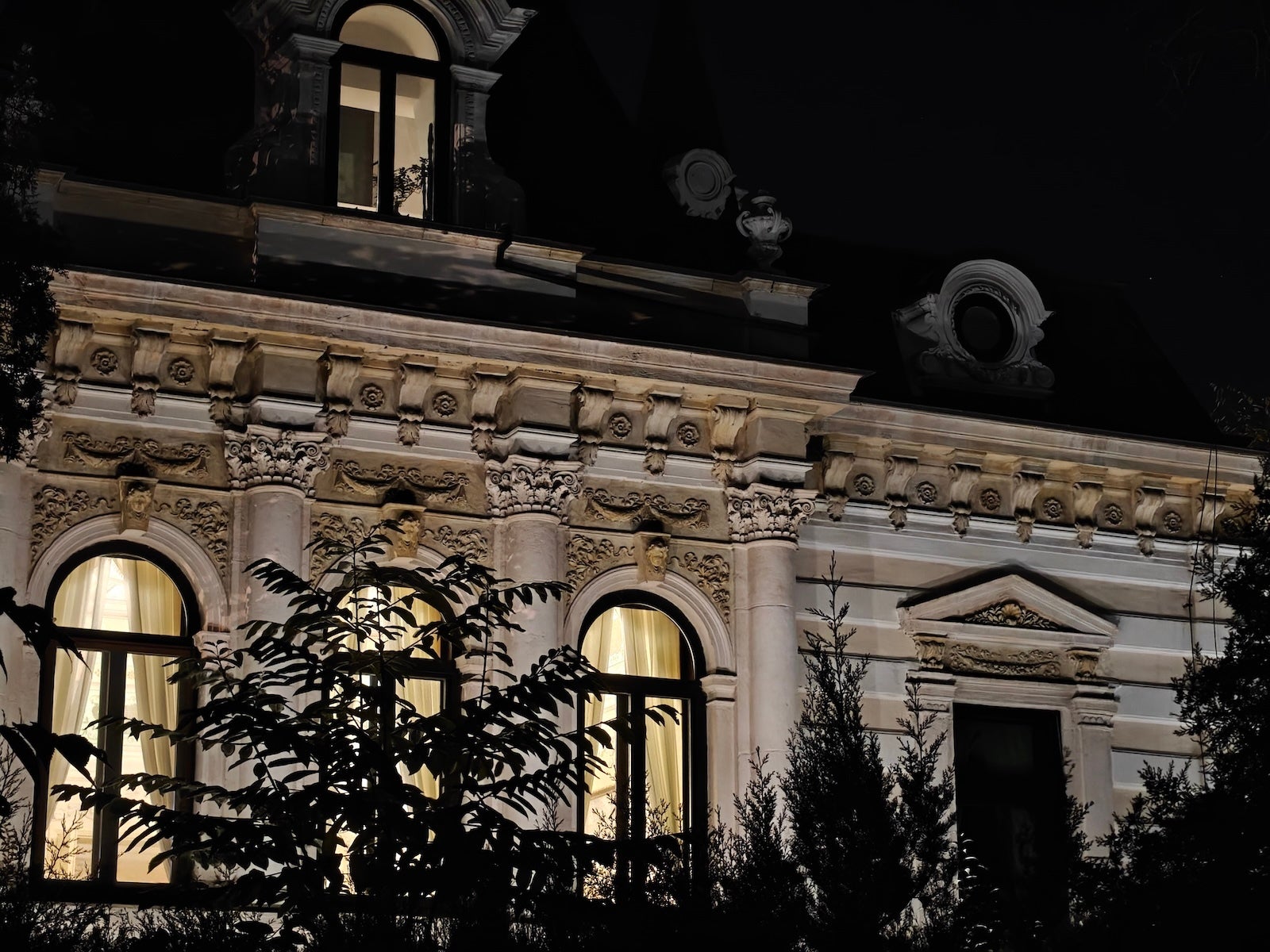 OnePlus 13 - OnePlus 15 vs OnePlus 13: Sample Photos Comparison