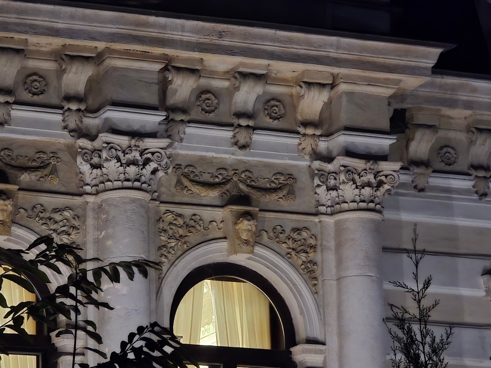 Galaxy S25 Ultra - OnePlus 15 vs Galaxy S25 Ultra: Sample Photos Comparison