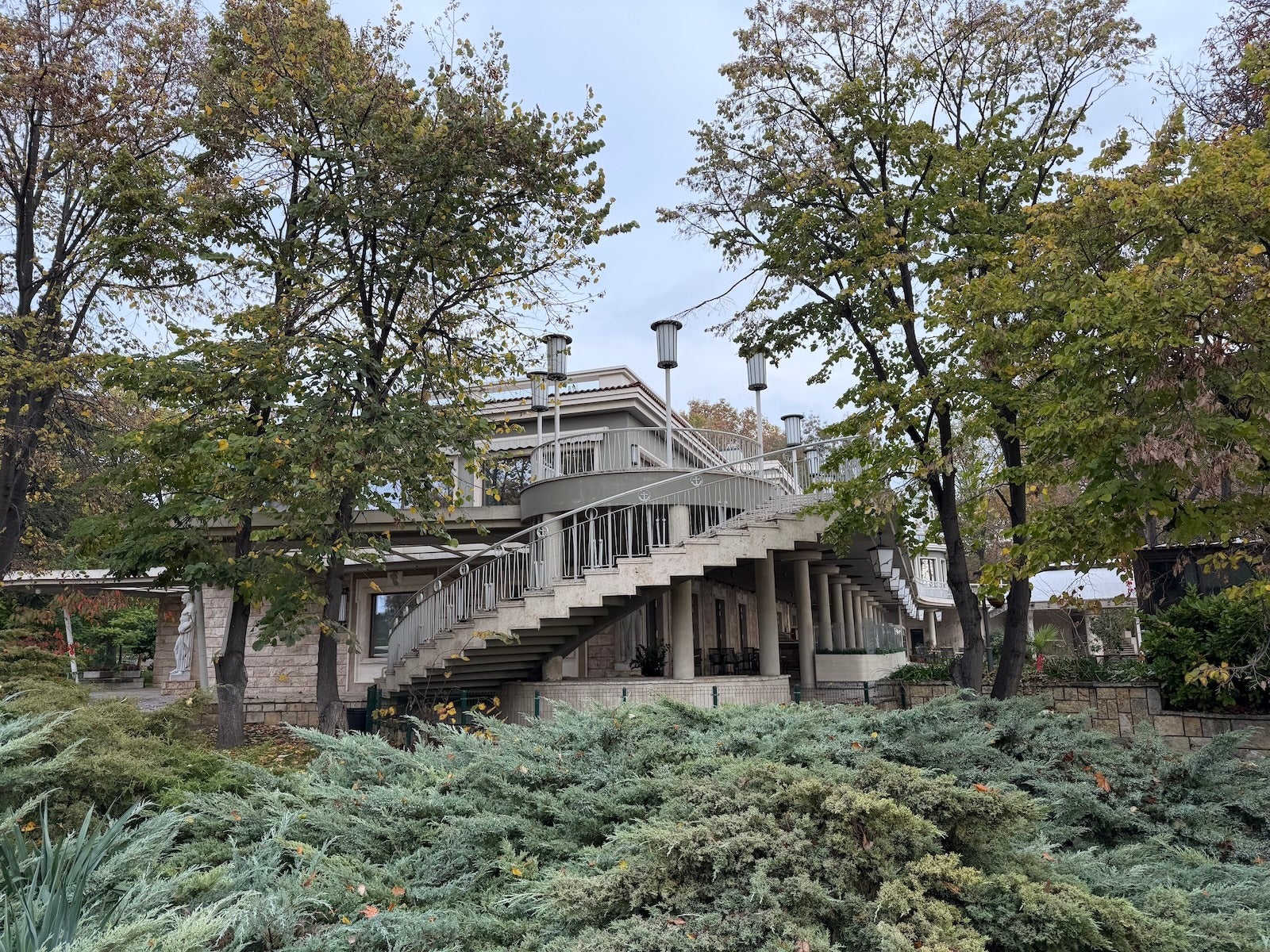 iPhone 17 Pro Max - OnePlus 15 vs iPhone 17 Pro Max: Sample Photos Comparison