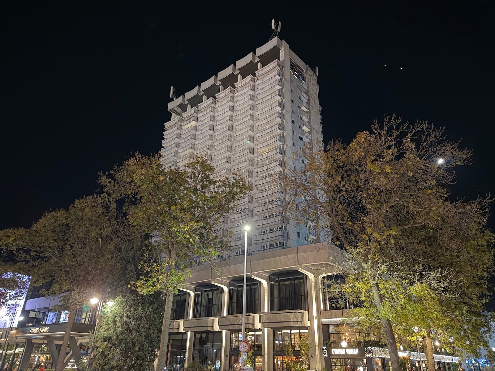 iPhone 17 Pro Max - OnePlus 15 vs iPhone 17 Pro Max: Sample Photos Comparison