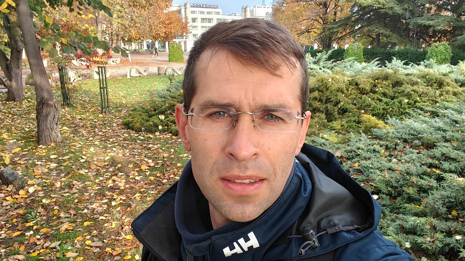 OnePlus 15 - OnePlus 15 vs iPhone 17 Pro Max: Sample Photos Comparison