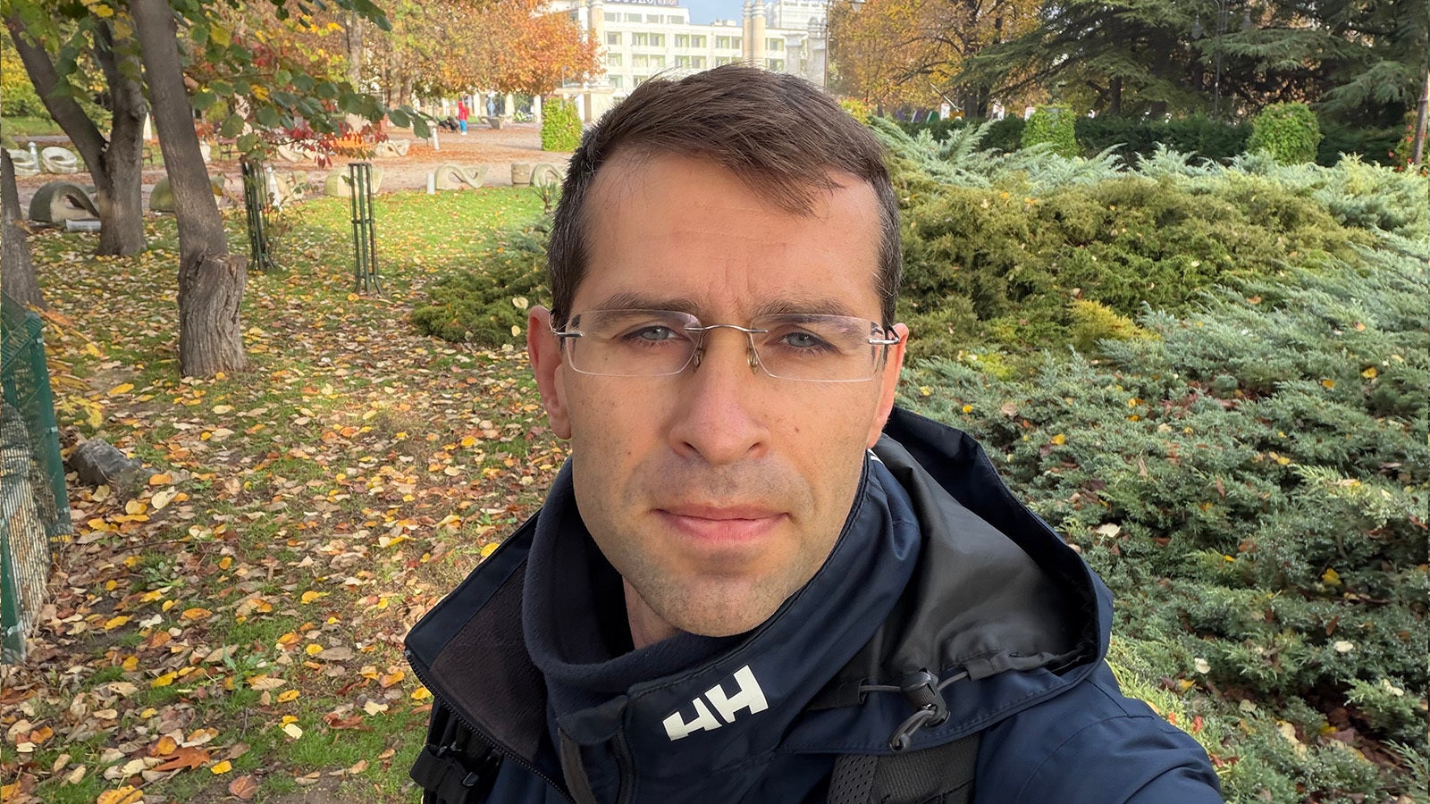 iPhone 17 Pro Max - OnePlus 15 vs iPhone 17 Pro Max: Sample Photos Comparison