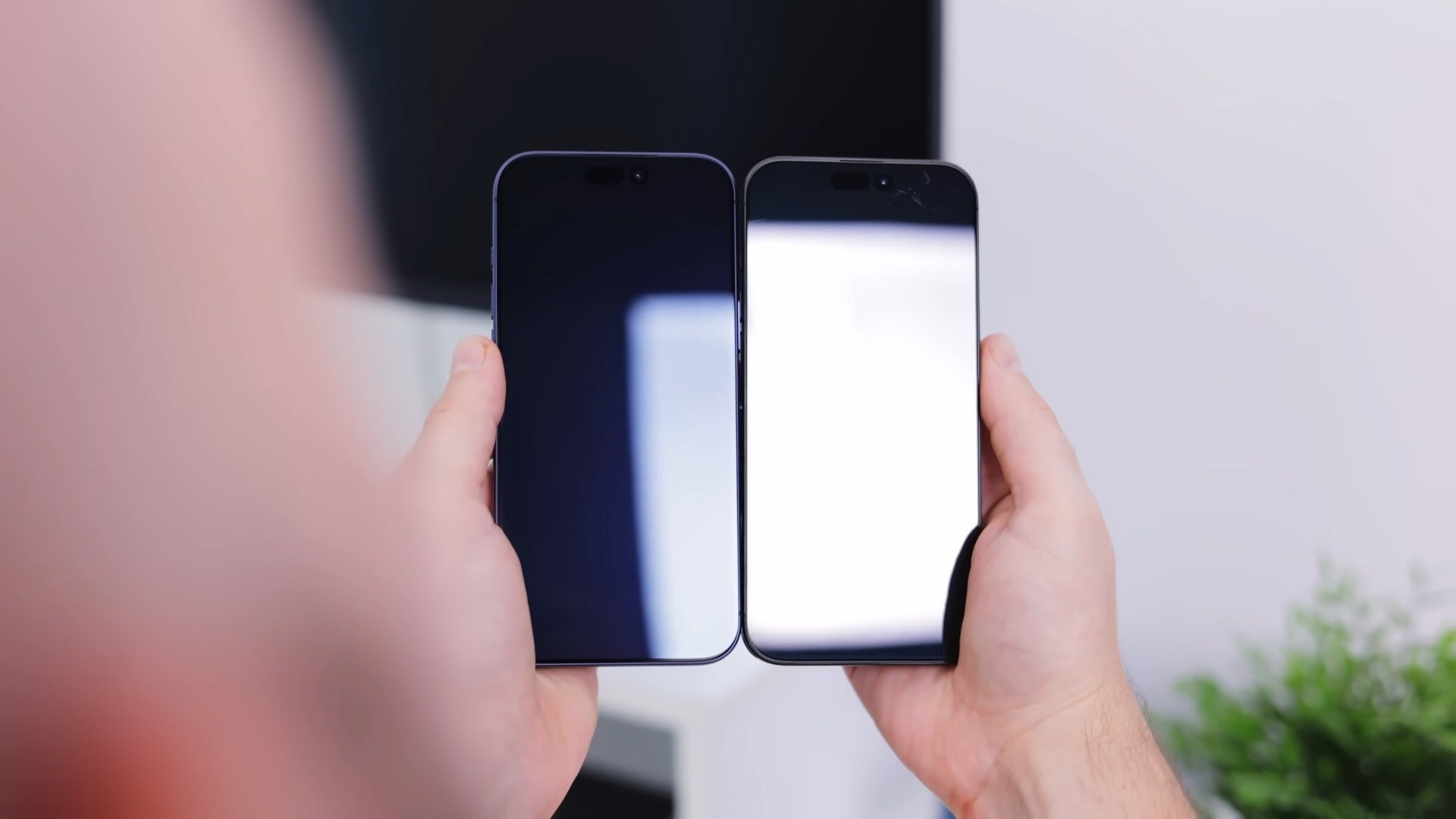 The S25 Ultra is incredible at fighting off reflections - I don't care about the S26 Ultra, but I really want Samsung to finally make the S26 Plus great