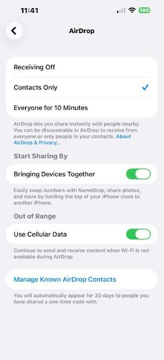 Screenshot from iOS 26.2 AirDrop feature.