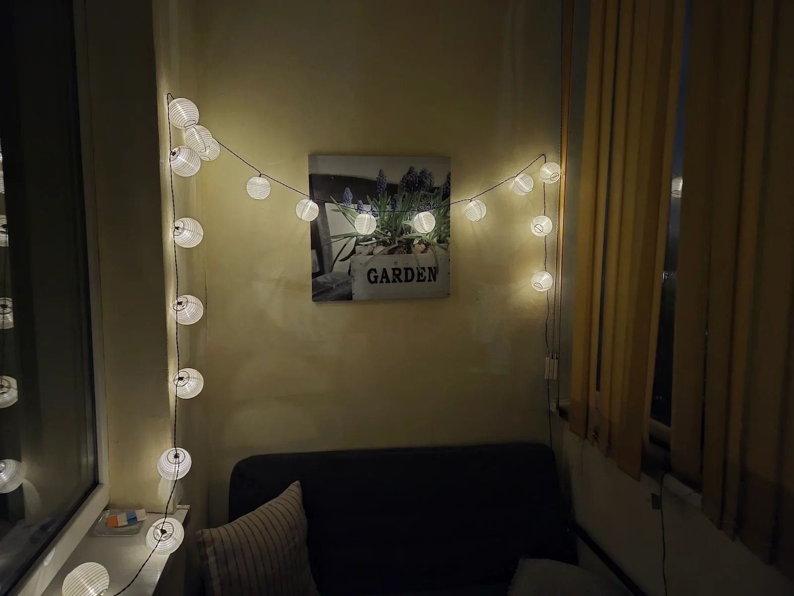 Flip 7 - Razr Ultra (2025) vs Galaxy Z Flip 7: The ultimate flip phone dilemma this Black Friday