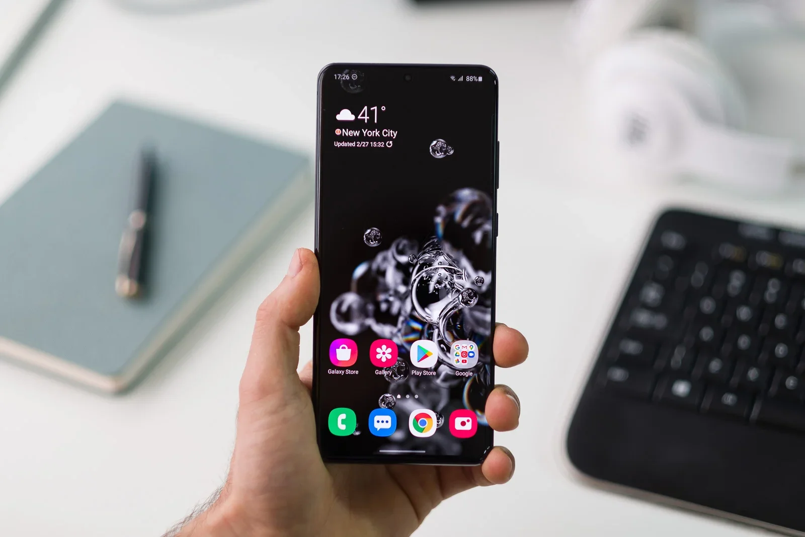 The good old Galaxy S20 Ultra. | Image by PhoneArena - Wait, did the Galaxy S26 Ultra just lose TWO of its only real upgrades over the S25 Ultra?
