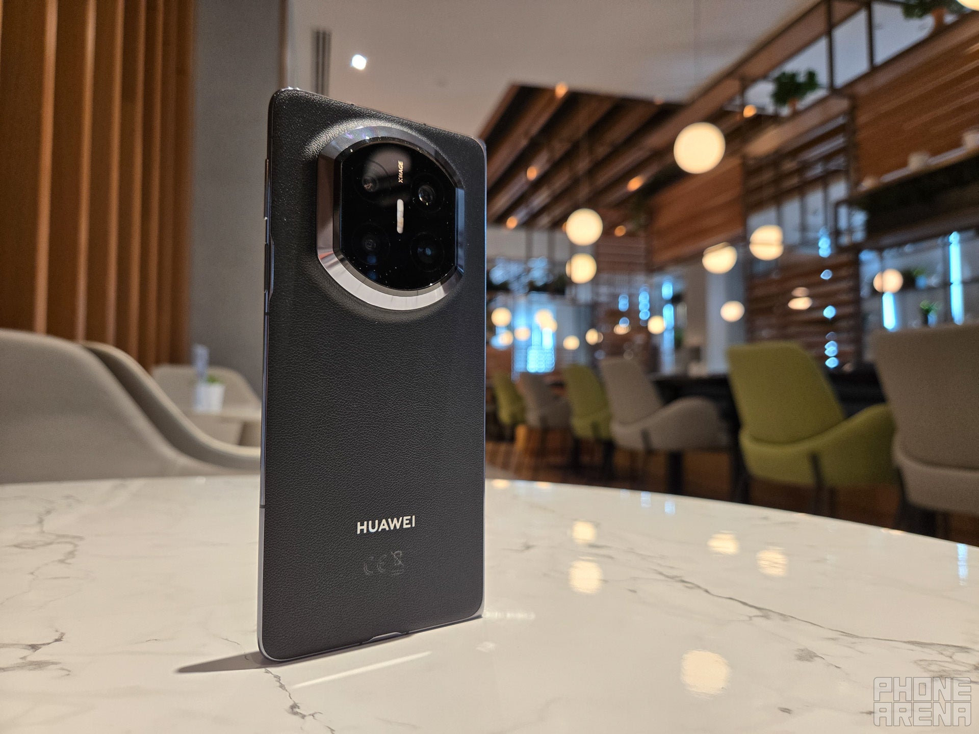 I tried the Huawei Mate X7, and it’s a serious threat to Samsung