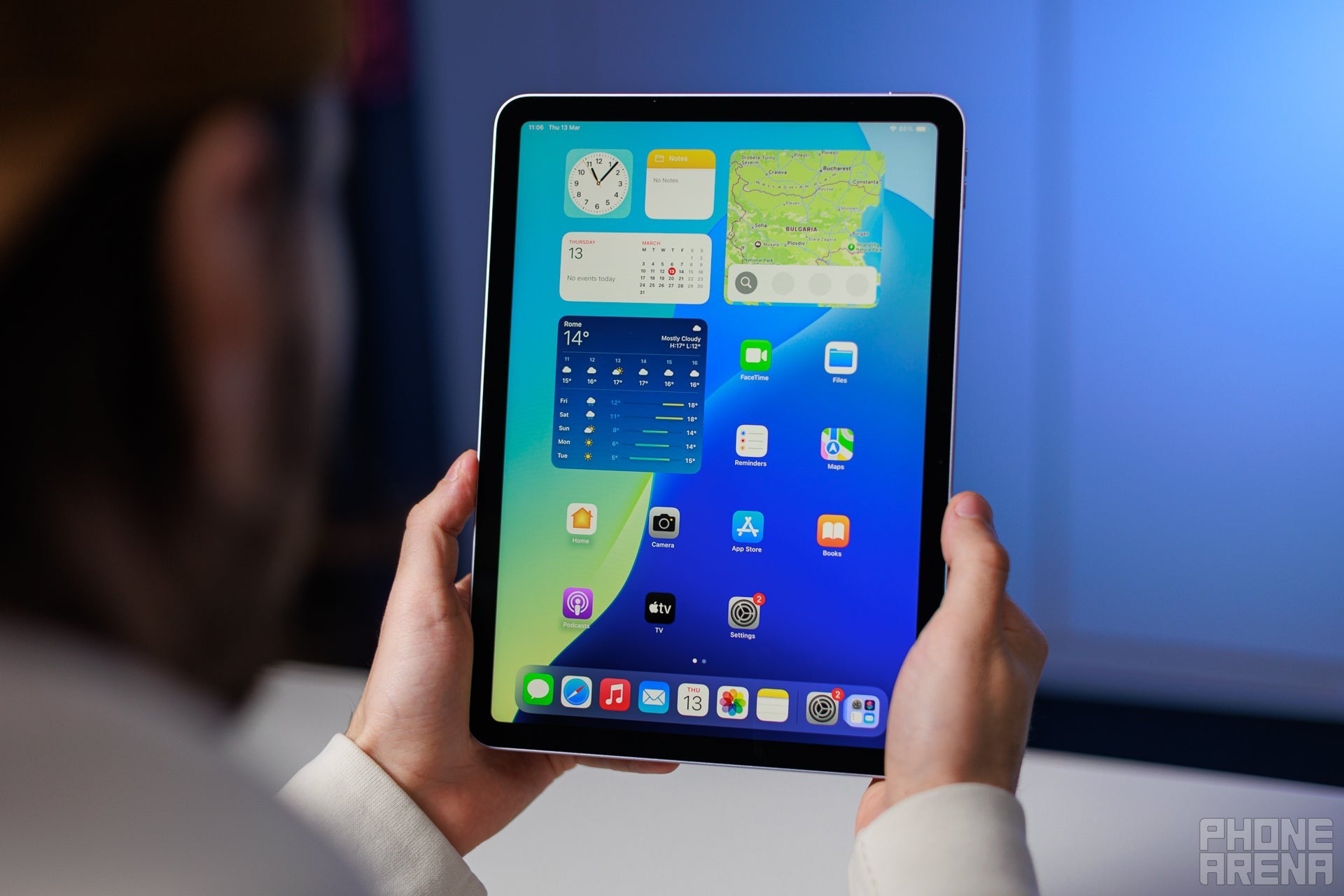 Why tri-fold phones aren’t the tablet replacement they promise to be