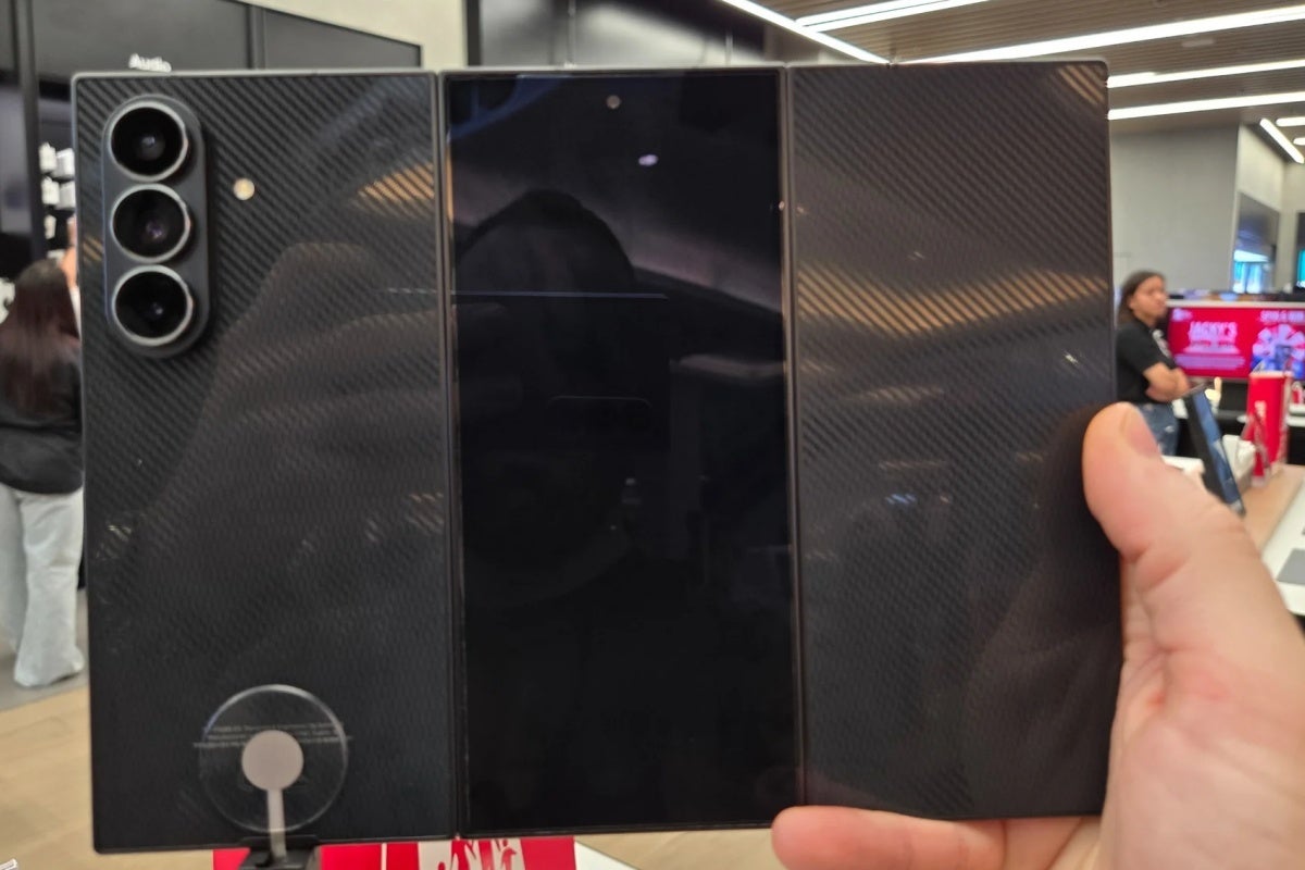 Samsung Galaxy Z TriFold back