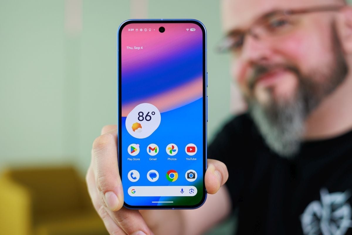 Google Pixel 10 screen