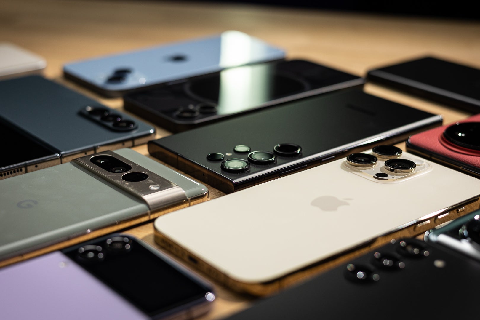 Several 2024 flagship phones