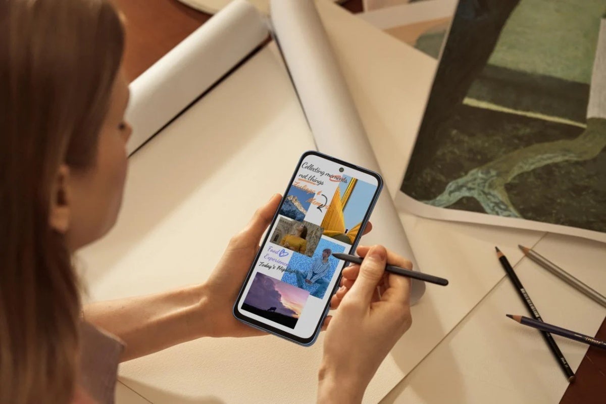 TCL NXTPAPER 70 Pro phone with stylus