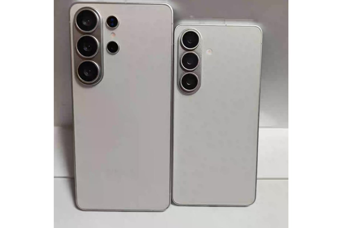 Samsung Galaxy S26 and Galaxy S26 Ultra dummy units