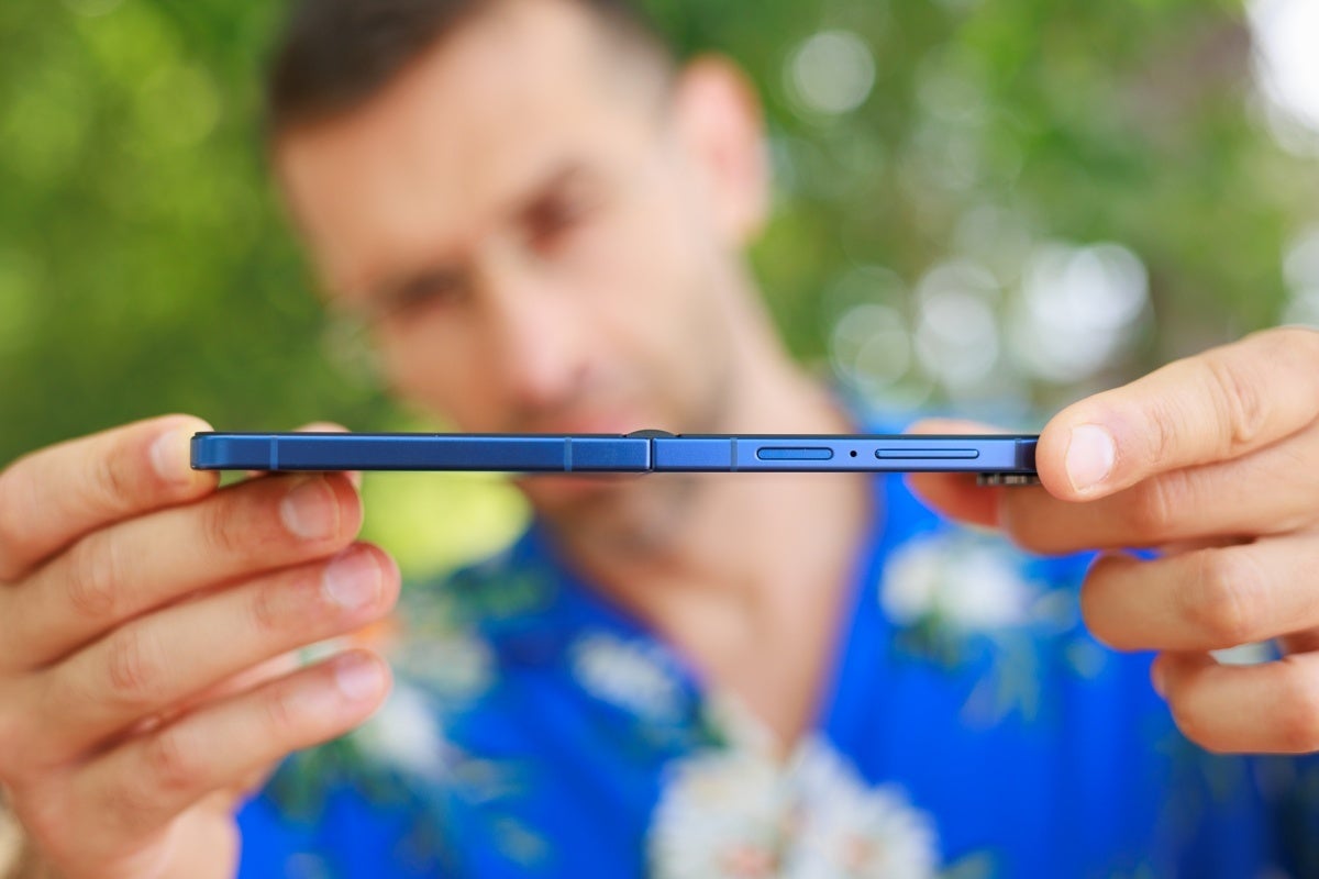 Samsung Galaxy Z Flip 7 profile