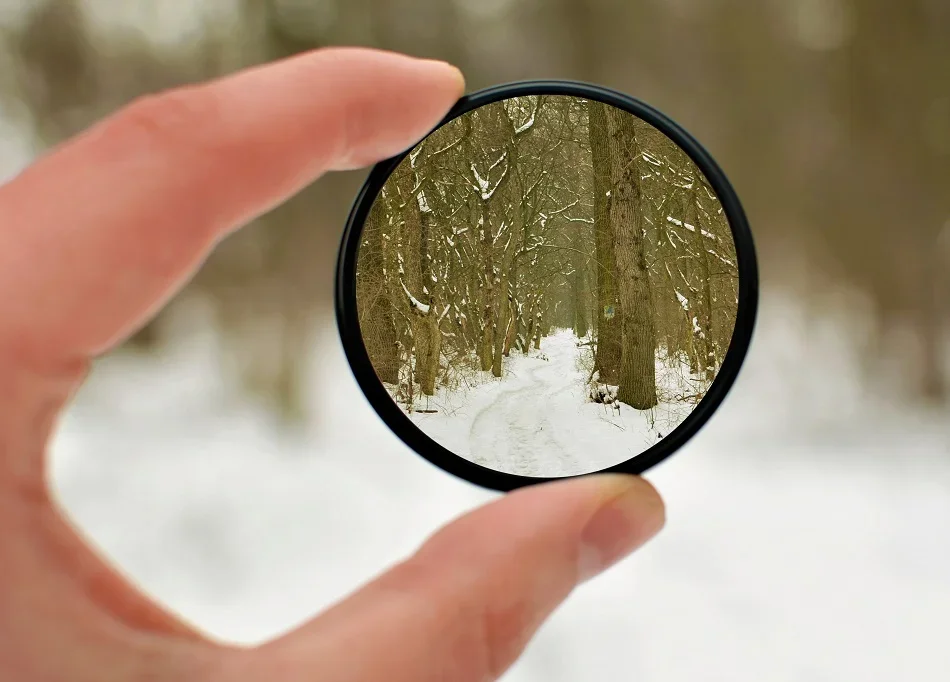 Circular polarization reduces glare and reflections, and also mimics natural sunlight - This phone cares about your eyesight&mdash;Apple and Samsung should take notes