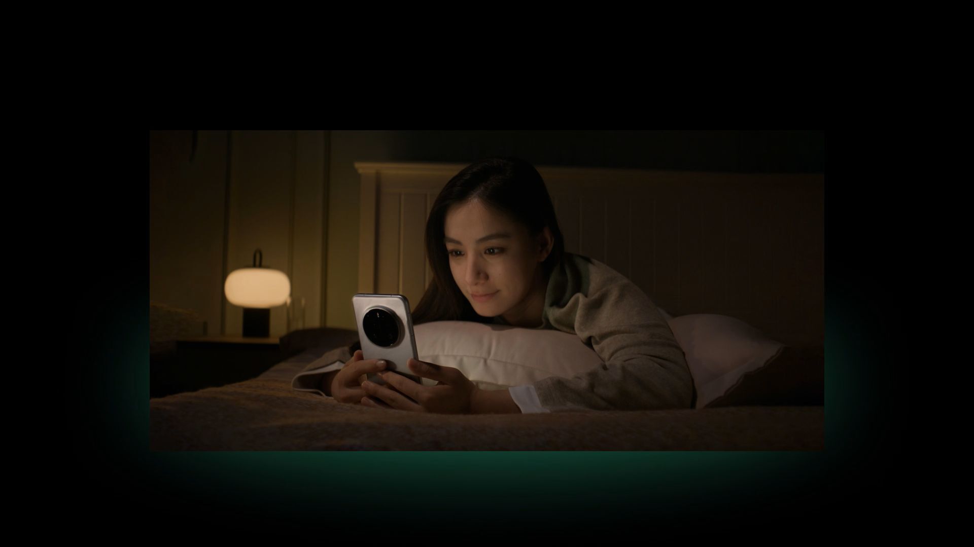 The phone adjusts various parameters depending on the surroundings and the time of day - This phone cares about your eyesight&mdash;Apple and Samsung should take notes