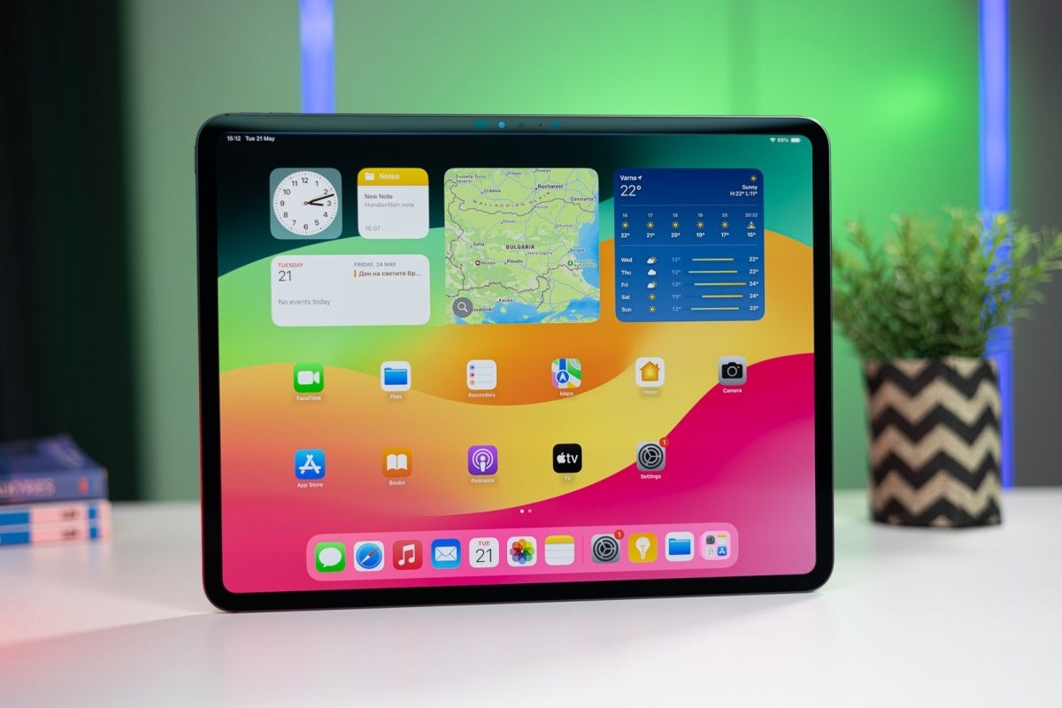 iPad Pro (2024) screen