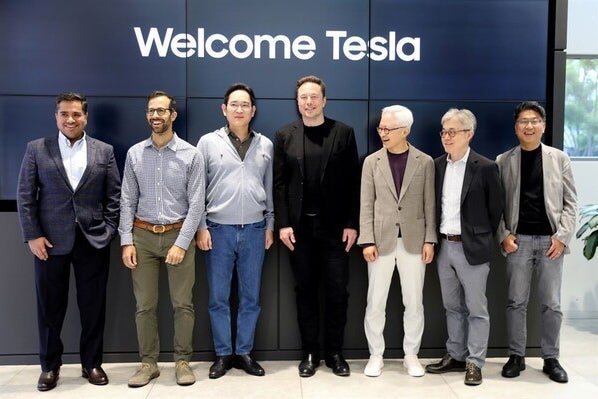 Elon Musk meets with Samsung executives