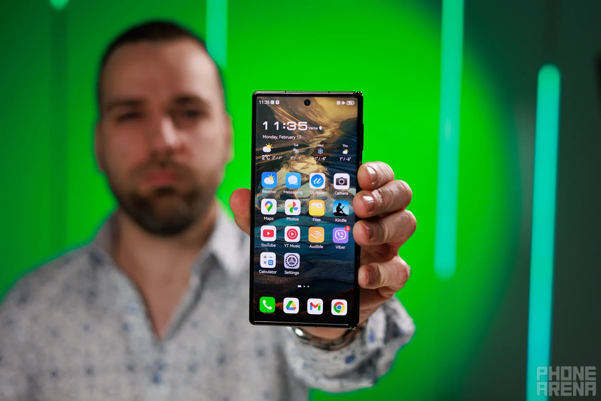 Trifolds have a normal front. | Image by PhoneArena - What Oppo is doing with its trifold is not cool at all