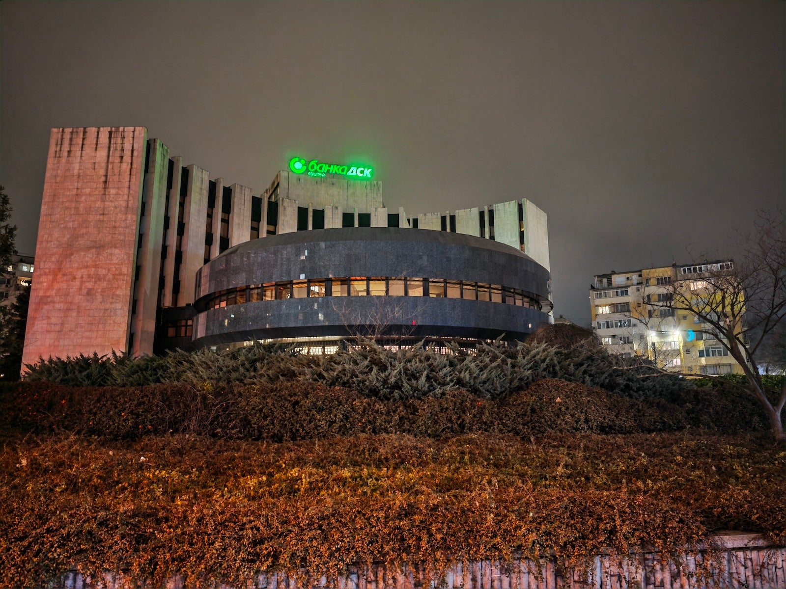 Honor Magic 8 Pro - Honor Magic 8 Pro vs Galaxy S25 Ultra: Sample Photos Comparison