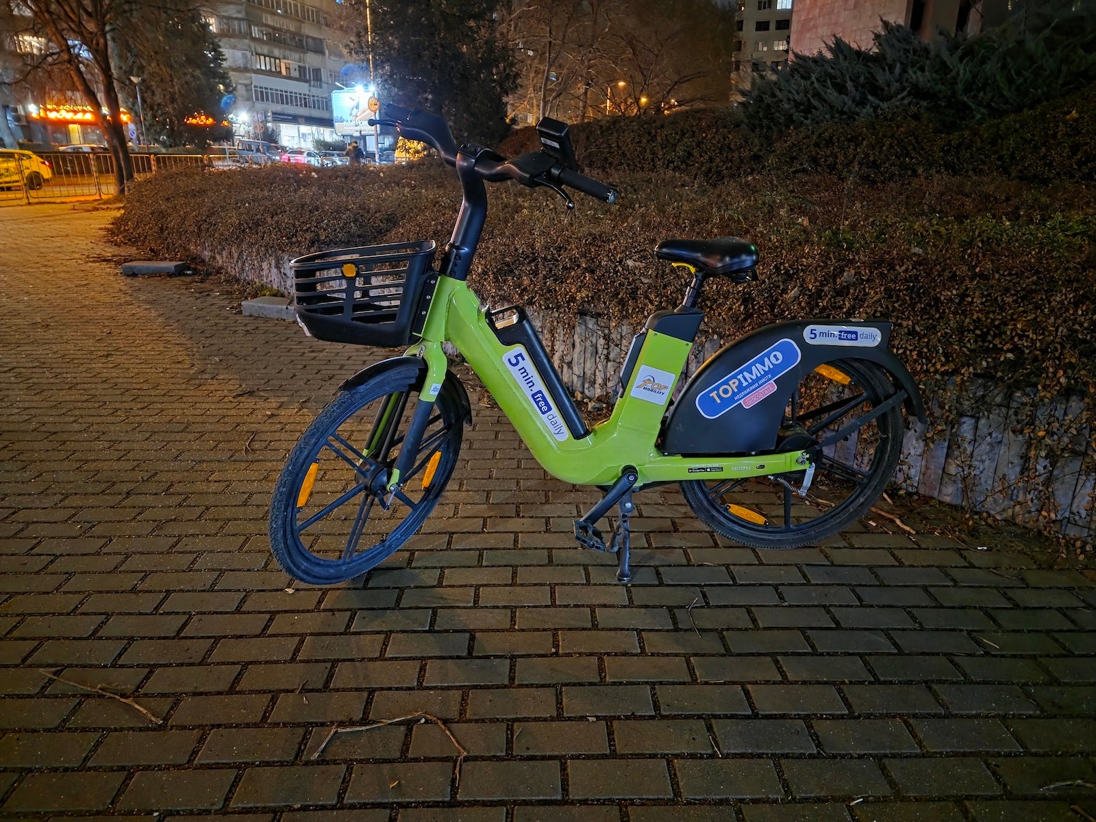 Galaxy S25 Ultra - Honor Magic 8 Pro vs Galaxy S25 Ultra: Sample Photos Comparison