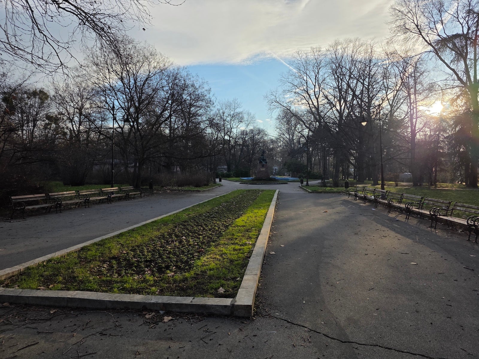 Galaxy S25 Ultra - Honor Magic 8 Pro vs Galaxy S25 Ultra: Sample Photos Comparison